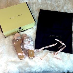 Leon Max pink strapped wedges